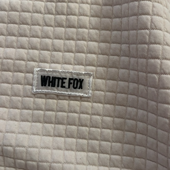 White Fox Crewneck - Picture 2 of 3